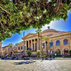 https://attico-finocchiaro.sicilyhotelsitaly.net
