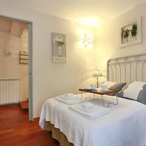 https://piero-apartment.it-tuscanyhotel.com